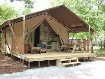 Mietunterkunft - Safarizelt Confort - 2 Schlafzimmer + Überdachte Terrasse (27M²) - Flower Camping Le Jas du Moine