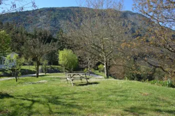 Stellplatz - Pauschale Stellplatz + 1 Fahrzeug + Zelt (2 Personen) - Camping Calme et Nature