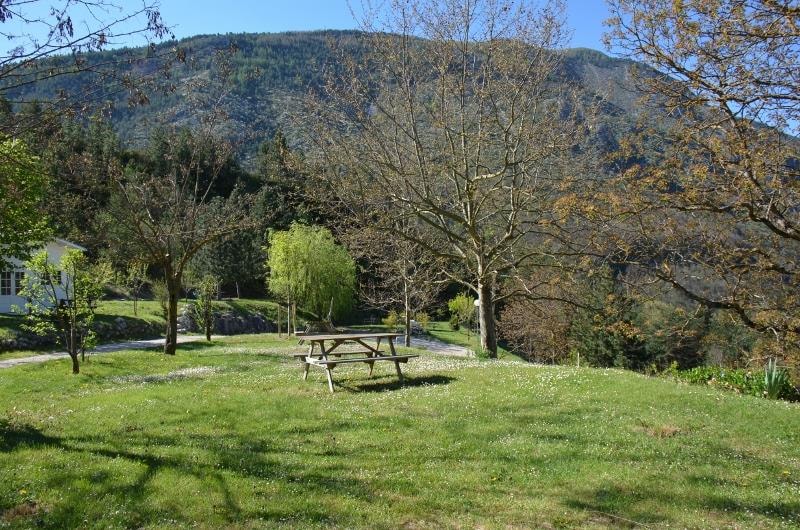 Forfait piazzola + 1 auto + tenda (2 persone)