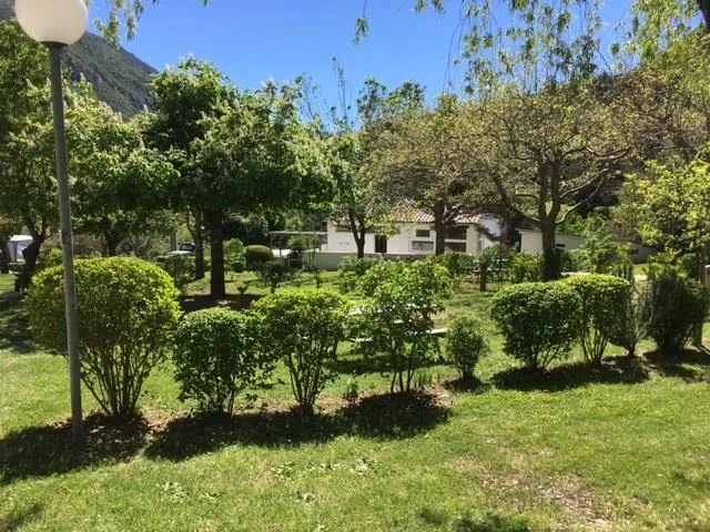 Forfait Emplacement Camion Aménagé Ou Combi Vw Ou Petite Caravane (2 Personnes + 1 Véhicule)