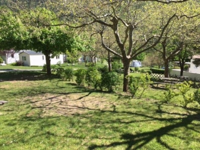 Package: Pitch + converted truck or combi vw or small caravan (2 people + 1 vehicle)