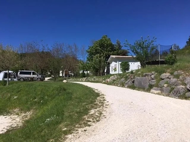 Forfait Emplacement Camion Aménagé Ou Combi Vw Ou Petite Caravane (2 Personnes + 1 Véhicule)