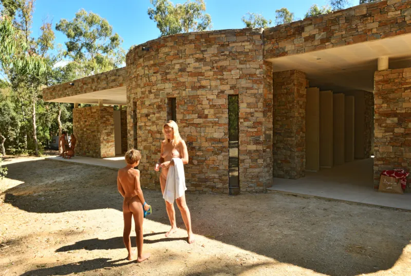 Emplacement (Tente Ou Caravane Ou Camping-Car)