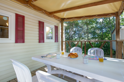 Mobile Home STANDARD ZOLA 28 m2 air conditioned +10 years- 2 bedrooms - Terrace 15m2 — 2