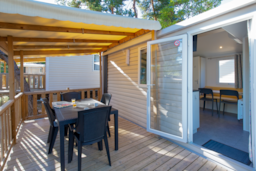 Mietunterkunft - Mobilheim Cezanne 24M² Klimatisiert/ 2 Schlafzimmer - Terrasse 15M2 - Camping Paradis La Pinède