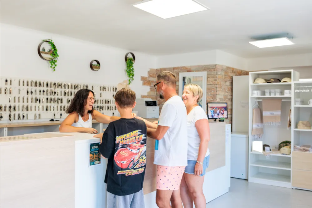 Camping La Pinède