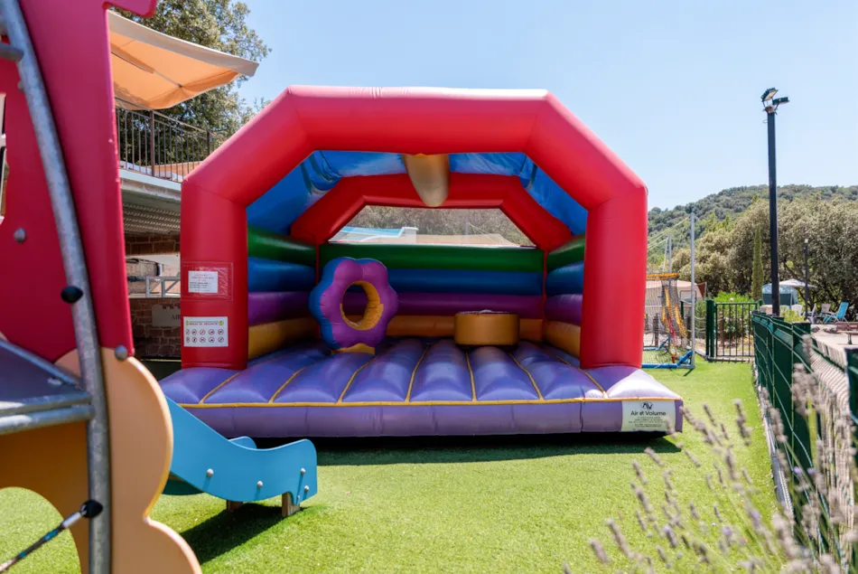 Camping La Pinède
