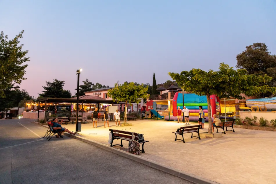 Camping La Pinède
