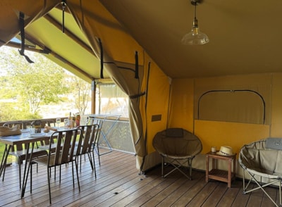 Tent Lodge Kenya on stilts 2 rooms — 2