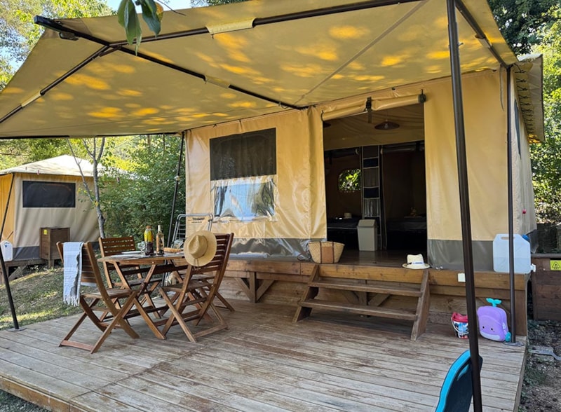 Marquise tent for 4 people, 2 bedrooms