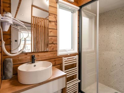 Premium Cottage - Sleeps 6. 3 bedrooms - air conditioning + dishwasher — 3