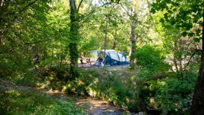 Pitch with car + tent/caravan or camping-car
