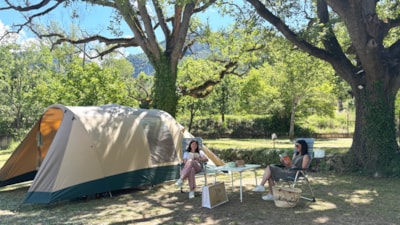 Pitch with car + tent/caravan or camping-car