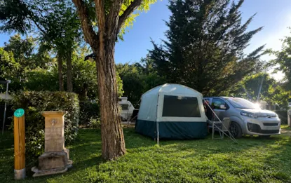 Piazzola 80M² : 1 Auto + Tenda, Roulotte O Camper