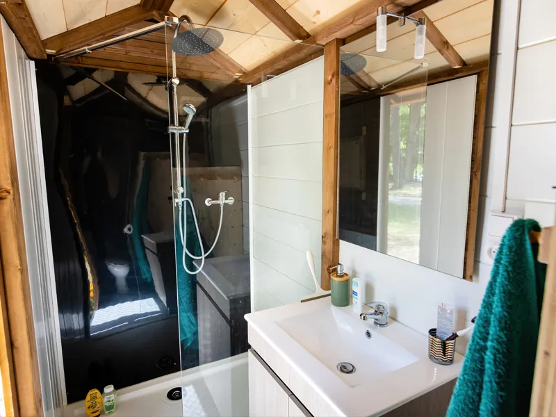 Emplacement Avec Sanitaire Prive (100M²)