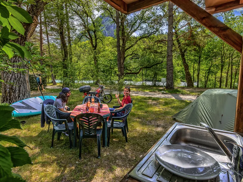 Emplacement Avec Sanitaire Prive (100M²)