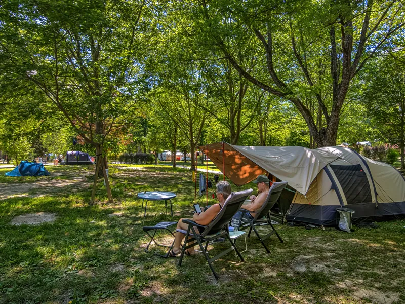 Emplacement Xxl Centre (130M²)