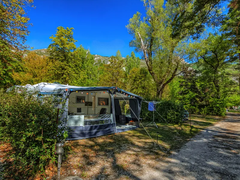 Emplacement Centre (100M²)