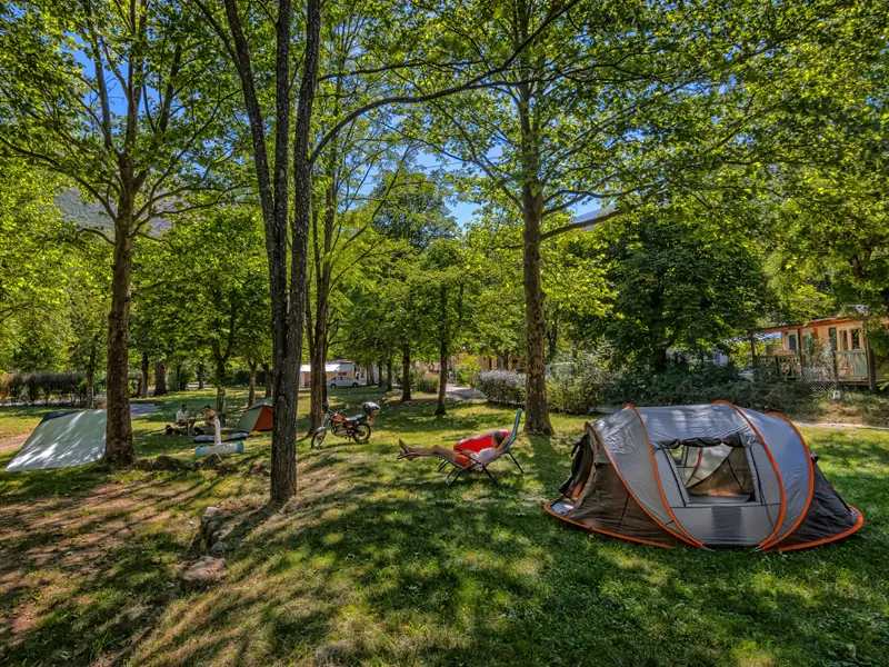 Emplacement Centre (100M²)