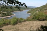 Forfait Privilège (1 Tente, Caravane Ou Camping-Car / 1 Voiture / Électricité 12A) + Raccordement Eau Et Évacuation Des Eaux Usées - Vue Sur Le Lac Forfait Privilège (1 Tente, Caravane Ou Camping-Car / 1 Voiture / Électricité 12A) + Raccordement Eau Et Évacuation Des Eaux Usées - Vue Sur Le Lac