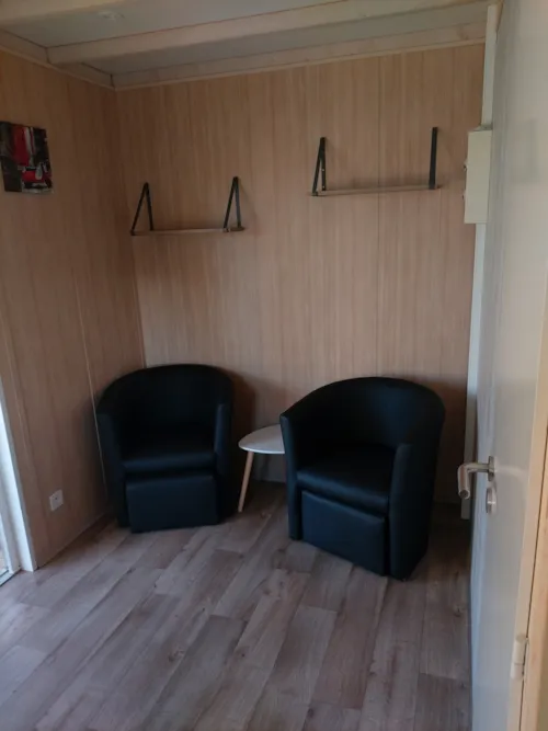 Location - Chalet Confort 16M² - 1 Chambre + Terrasse Couverte + Tv + Clim - image n°5 - Flower Camping de Mars