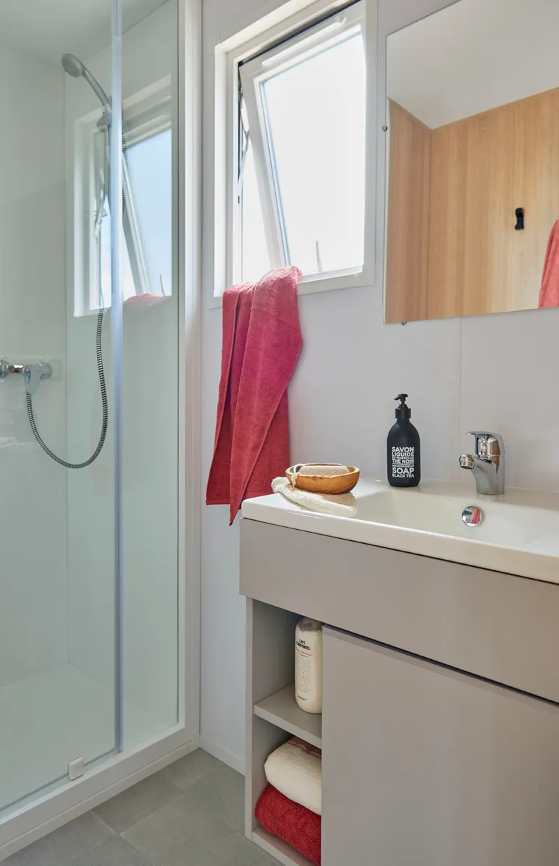 Mobil-Home Vue Loire 33M² Premium / 2 Chambres + Tv + Lv + Clim + Terrasse Couverte