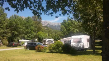 Stellplatz - Pauschale Für Große Parzelle (+110M² /10A Strom Inklusive) - Camping Les Prairies