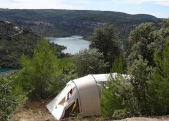 Stellplatz - Stellplatz Zelt Mit Strom - Camping naturiste Verdon Provence