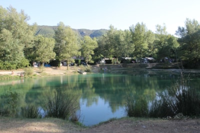 Privilege Package (1 tent, caravan or motorhome / 1 car / electricity 10A/At the edge of the pond or of the river) — 2