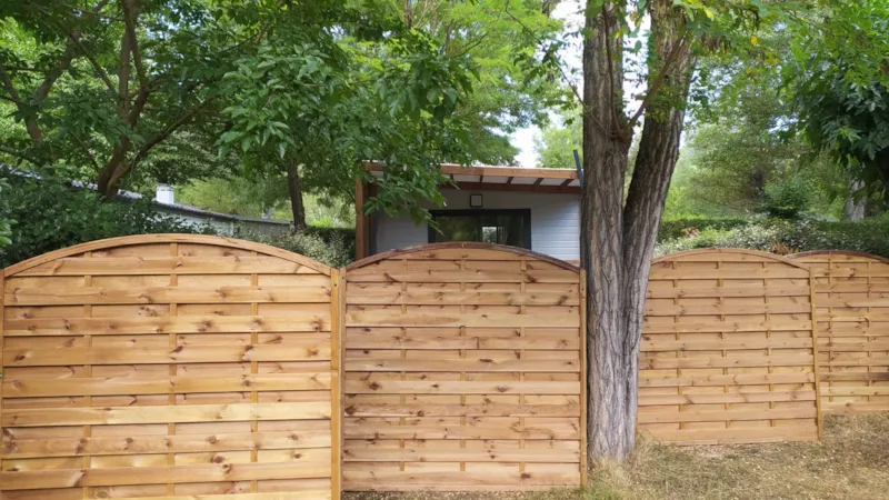 Chalet Cajou Confort 16M² (1 Chambre) + Terrasse Couverte 9M² + Clim