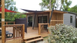 Huuraccommodatie(s) - Chalet Tribu Premium 70M² - 4 Slaapkamers - 4 Badkamers + Terras 50M² + Airconditioning - Flower Camping La Rivière