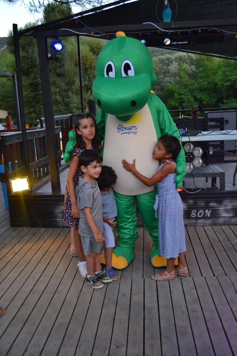 Flower Camping La Rivière