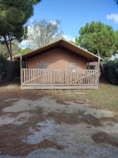 LODGE TENT - 25M² - 5 people - 2 bedrooms - Covered terrace ONE VEHICLE INCLUDED without sanitary fa