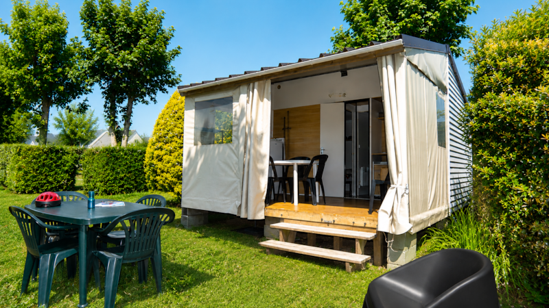 Bungalow aus Halbzelt - 2 Schlafzimmer