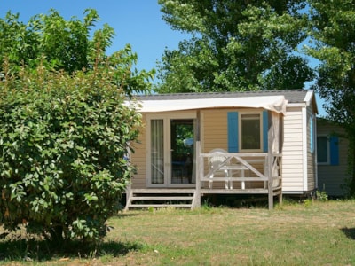 Mobile home Standard 27m² (2 bedrooms) + TV + Half-covered terrace 18m²