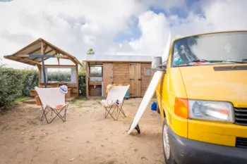 Stellplatz - Stellplatz Premium Freecamp + Strom 10A - Flower Camping Les Paludiers