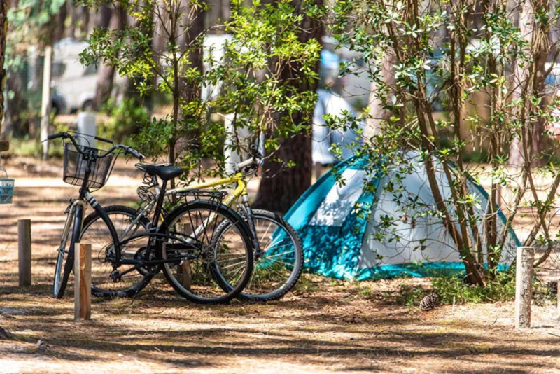 Emplacement Avec Électricité + Eau + Évacuation / D