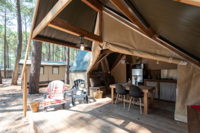 Lodge Kenya / M