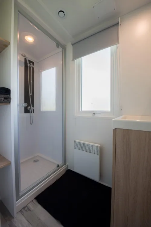 Mietunterkunft - Mobilheim Alizé 4P + Klim + 1 Auto - image n°8 - Camping Aux Rives du Soleil