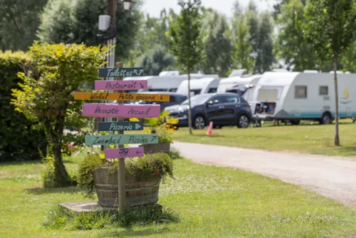 Stellplatz - Campingplatz Wohnwagen, Zelt + Strohm + Auto Oder Wohnmobil + 1St Small Tent + 2 Pers. Included - image n°8 - Camping Aux Rives du Soleil