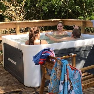 18-Château Mobile 28M2 (2Ch - 2/6Pers.) + Tv+Clim + Jaccuzzi + Lit Faits + Serviettes + Kit Boissons