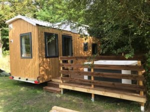 16-Tiny House 17M2 (2Ch - 1/4 Pers.) + Jaccuzzi + Lits Faits + Serviette + Kit Boisson + Tv + Clim