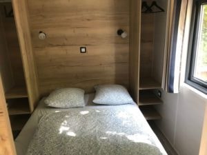 16-Tiny House 17M2 (2Ch - 1/4 Pers.) + Jaccuzzi + Lits Faits + Serviette + Kit Boisson + Tv + Clim