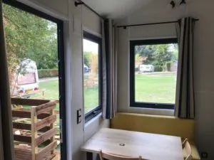 16-Tiny House 17M2 (2Ch - 1/4 Pers.) + Jaccuzzi + Lits Faits + Serviette + Kit Boisson + Tv + Clim