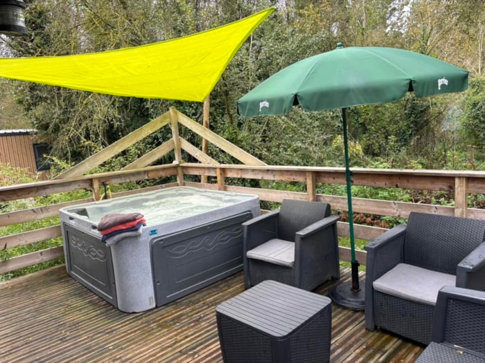 18-Château Mobile 28M2 (2Ch - 2/6Pers.) + Tv+Clim + Jaccuzzi + Lit Faits + Serviettes + Kit Boissons