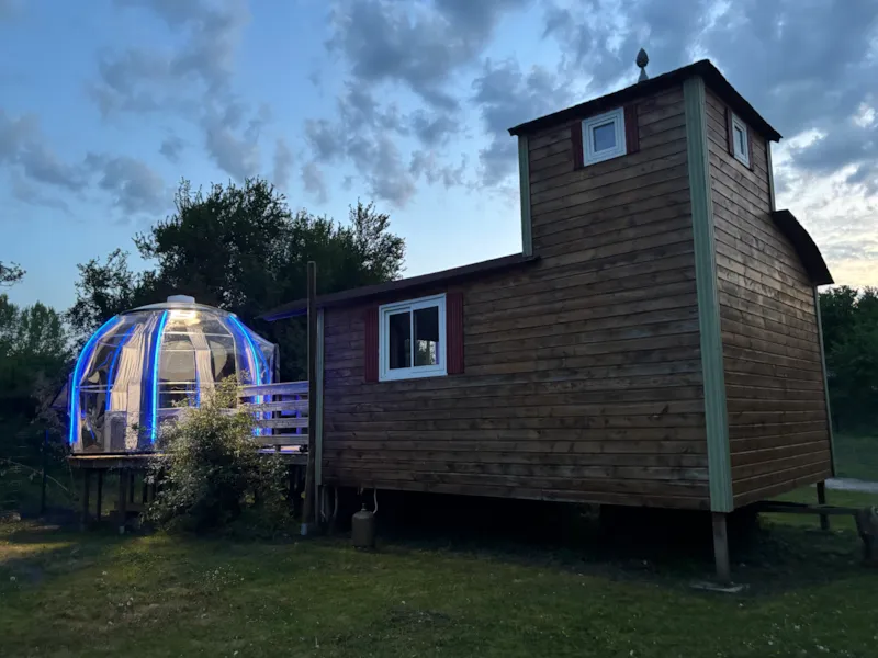 18-Château Mobile 28M2 (2Ch - 2/6Pers.) + Tv+Clim + Jaccuzzi + Lit Faits + Serviettes + Kit Boissons