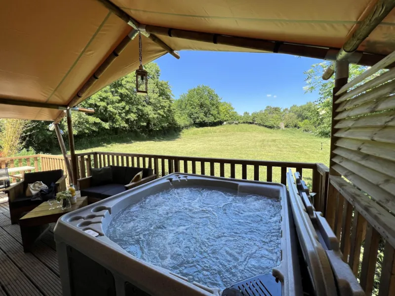 19-Tente Safari Xxl Deluxe Pilotis 50M2 (3Ch - 2/7 Pers.) + Jaccuzzi+Lits Faits+Serviettes+Boissons