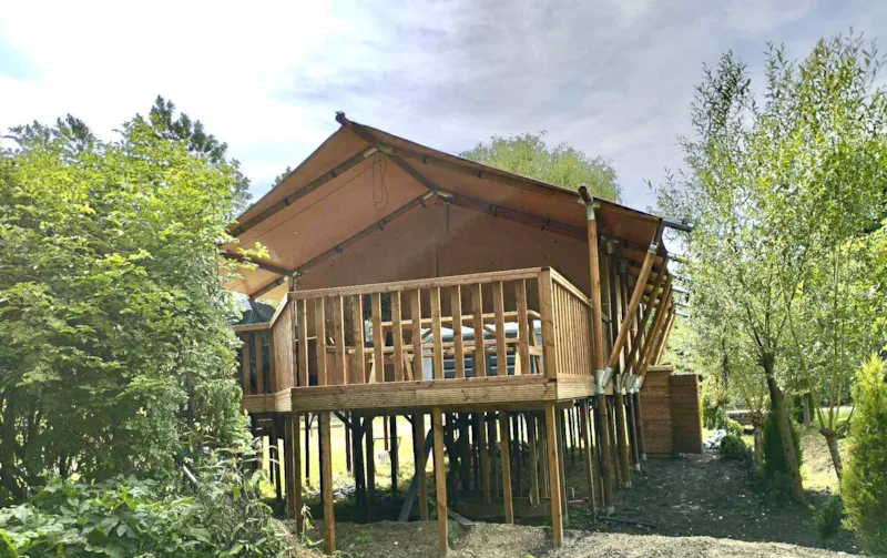 20-Tente Safari Xxl Deluxe Pilotis 50M2 (3Ch - 2/7 Pers.) +Spa Interieur+Litsfaits+Serviette+Boisson