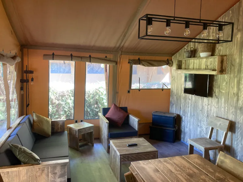 20-Tente Safari Xxl Deluxe Pilotis 50M2 (3Ch - 2/7 Pers.) +Spa Interieur+Litsfaits+Serviette+Boisson