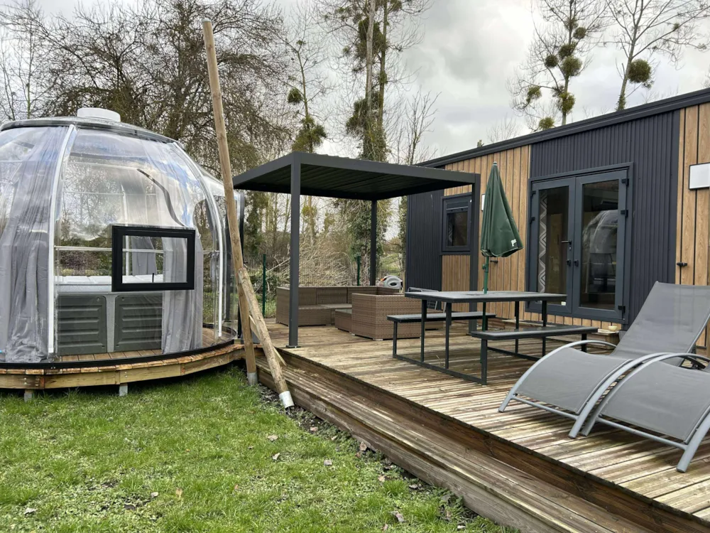 Location - 20-Tente Safari Xxl Deluxe Pilotis 50M2 (3Ch - 2/7 Pers.) +Spa Interieur+Litsfaits+Serviette+Boisson - Flower Camping de la Trye